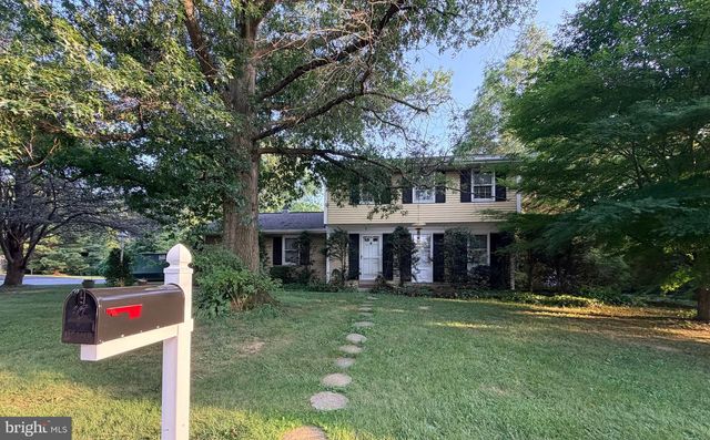 739 LEXINGTON AVE, Hershey, PA 17033
