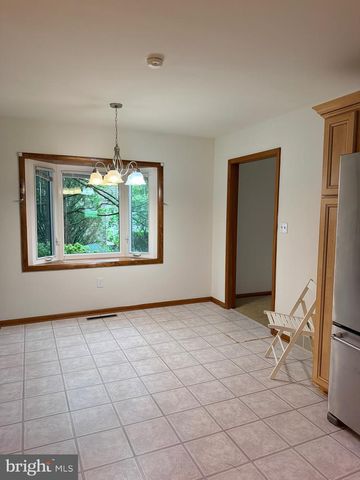 739 LEXINGTON AVE, Hershey, PA 17033