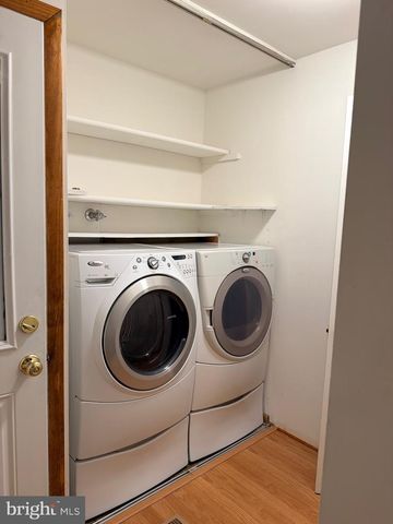 739 LEXINGTON AVE, Hershey, PA 17033