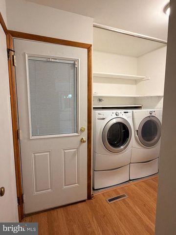 739 LEXINGTON AVE, Hershey, PA 17033