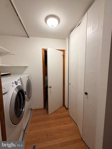 739 LEXINGTON AVE, Hershey, PA 17033