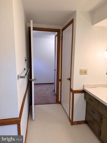739 LEXINGTON AVE, Hershey, PA 17033