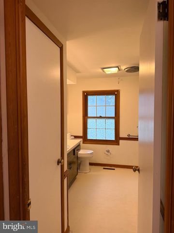 739 LEXINGTON AVE, Hershey, PA 17033