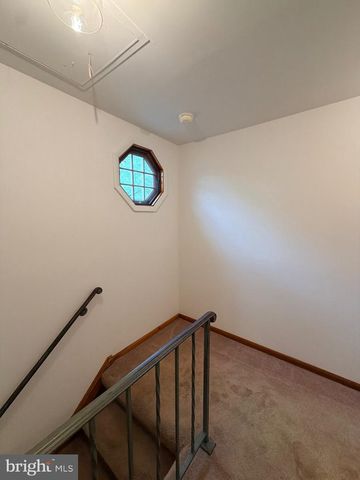739 LEXINGTON AVE, Hershey, PA 17033