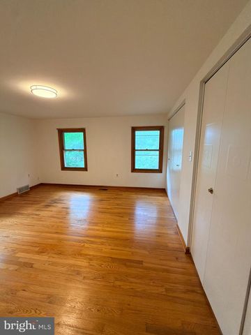 739 LEXINGTON AVE, Hershey, PA 17033