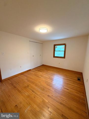 739 LEXINGTON AVE, Hershey, PA 17033