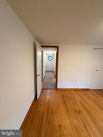 739 LEXINGTON AVE, Hershey, PA 17033