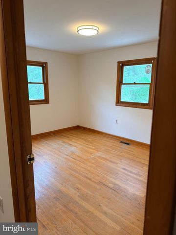 739 LEXINGTON AVE, Hershey, PA 17033