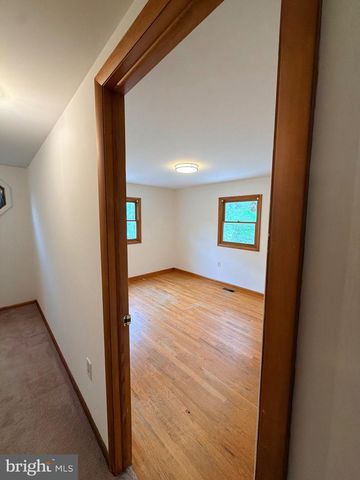 739 LEXINGTON AVE, Hershey, PA 17033
