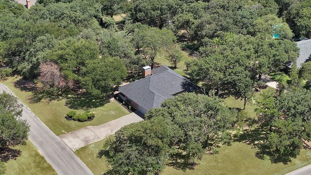 113 Cottonwood Court, Hudson Oaks, TX 76087