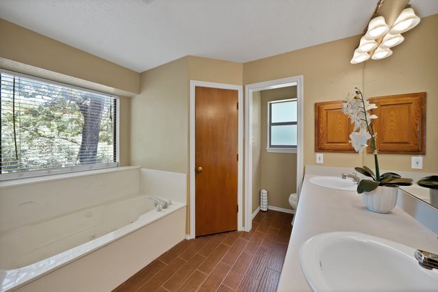 113 Cottonwood Court, Hudson Oaks, TX 76087