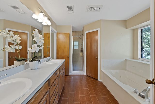 113 Cottonwood Court, Hudson Oaks, TX 76087