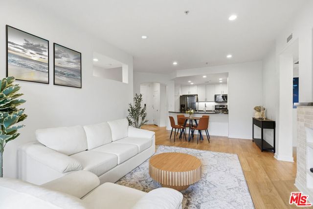 12963 Runway Road 321, Playa Vista, CA 90094