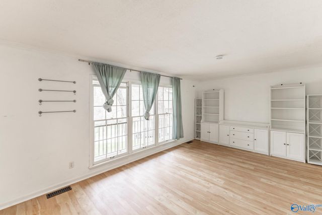 11413 Woodcrest Drive SE, Huntsville, AL 35803