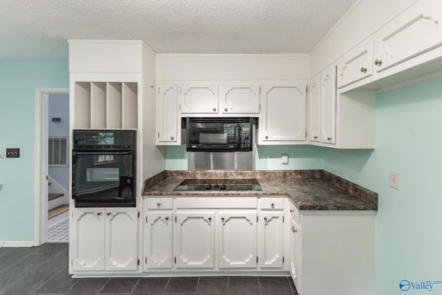 11413 Woodcrest Drive SE, Huntsville, AL 35803