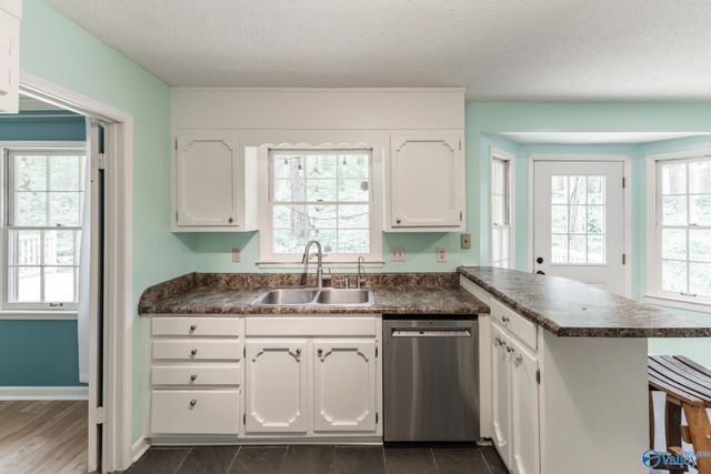 11413 Woodcrest Drive SE, Huntsville, AL 35803