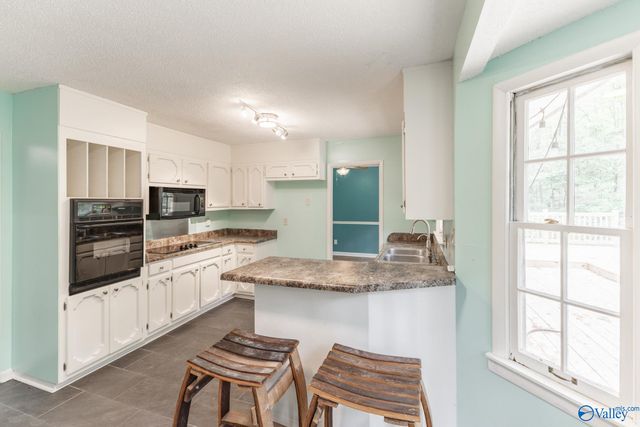 11413 Woodcrest Drive SE, Huntsville, AL 35803