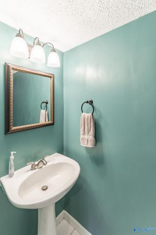 11413 Woodcrest Drive SE, Huntsville, AL 35803