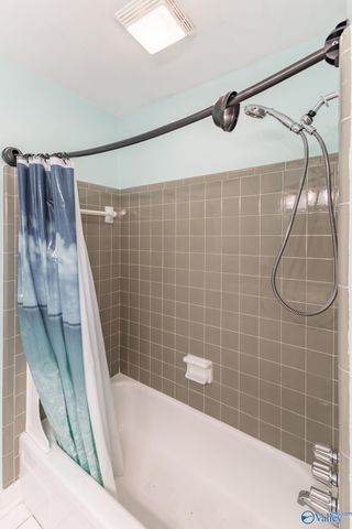 11413 Woodcrest Drive SE, Huntsville, AL 35803