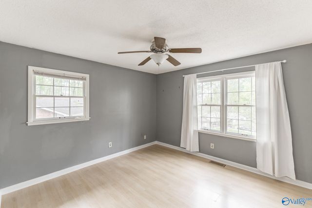 11413 Woodcrest Drive SE, Huntsville, AL 35803