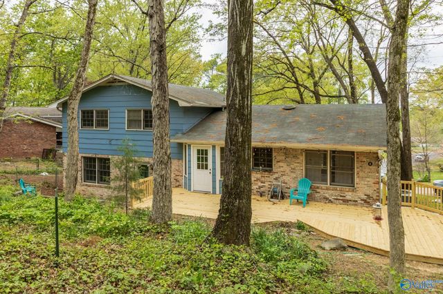 11413 Woodcrest Drive SE, Huntsville, AL 35803