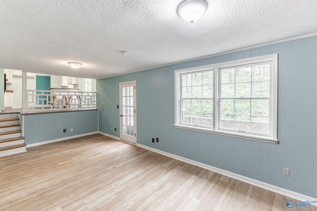 11413 Woodcrest Drive SE, Huntsville, AL 35803