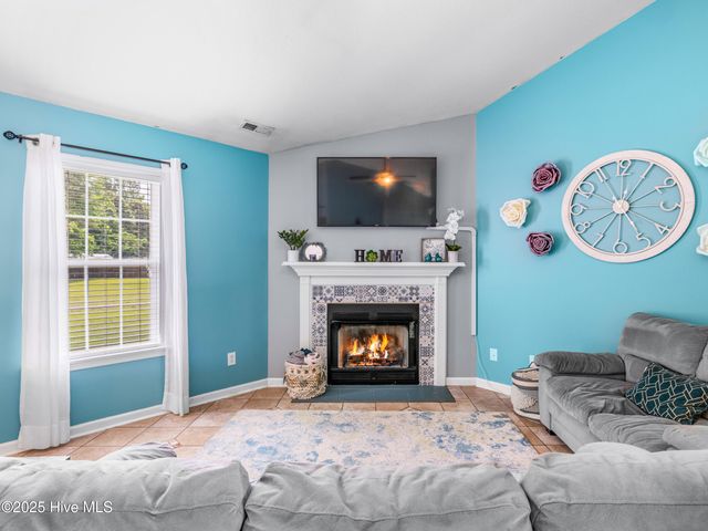 102 Sand Court, Jacksonville, NC 28546