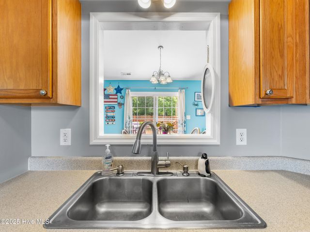 102 Sand Court, Jacksonville, NC 28546
