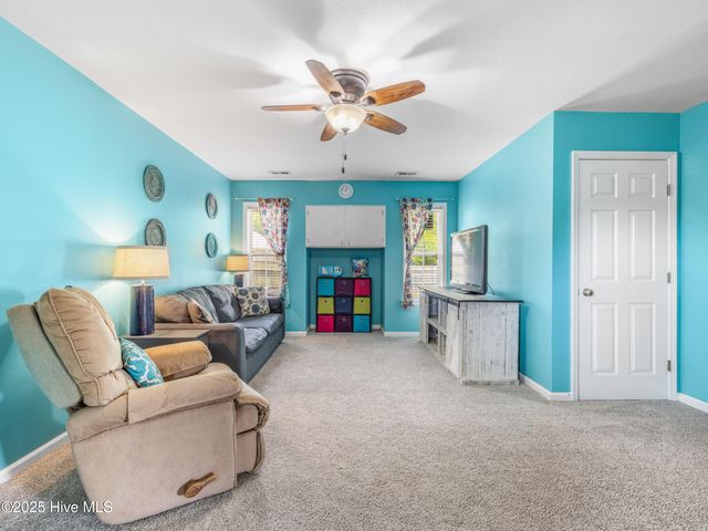 102 Sand Court, Jacksonville, NC 28546