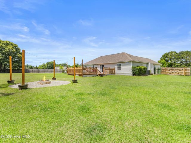 102 Sand Court, Jacksonville, NC 28546