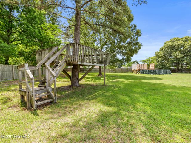 102 Sand Court, Jacksonville, NC 28546