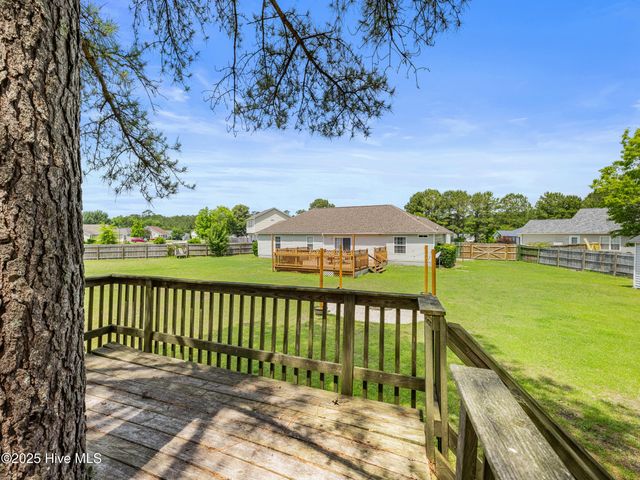 102 Sand Court, Jacksonville, NC 28546