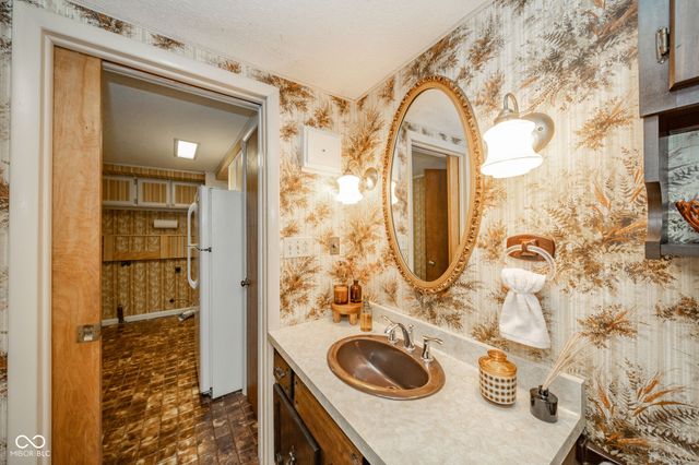 1616 Bundy Avenue, New Castle, IN 47362