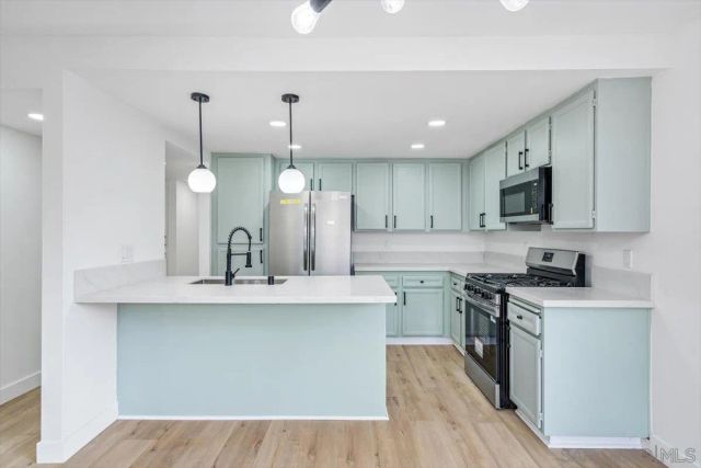 345 N Melrose Dr C, Vista, CA 92083