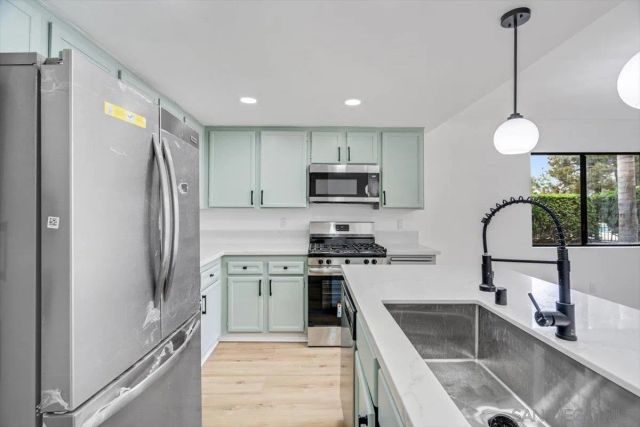 345 N Melrose Dr C, Vista, CA 92083