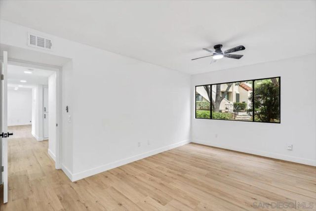 345 N Melrose Dr C, Vista, CA 92083