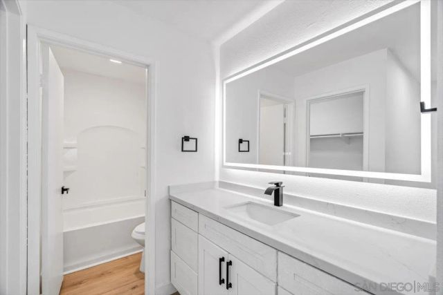 345 N Melrose Dr C, Vista, CA 92083