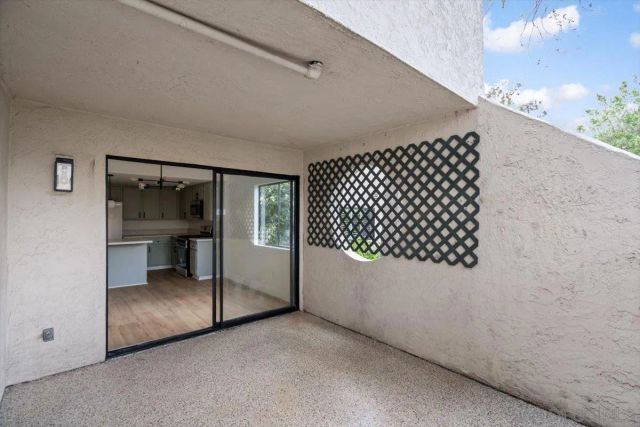 345 N Melrose Dr C, Vista, CA 92083