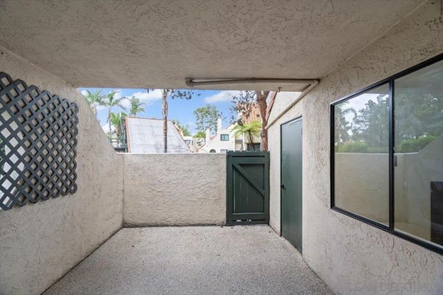 345 N Melrose Dr C, Vista, CA 92083