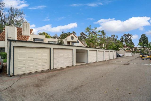 345 N Melrose Dr C, Vista, CA 92083