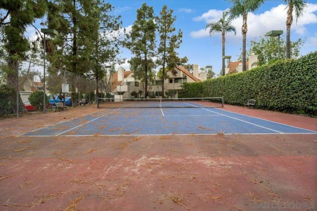 345 N Melrose Dr C, Vista, CA 92083