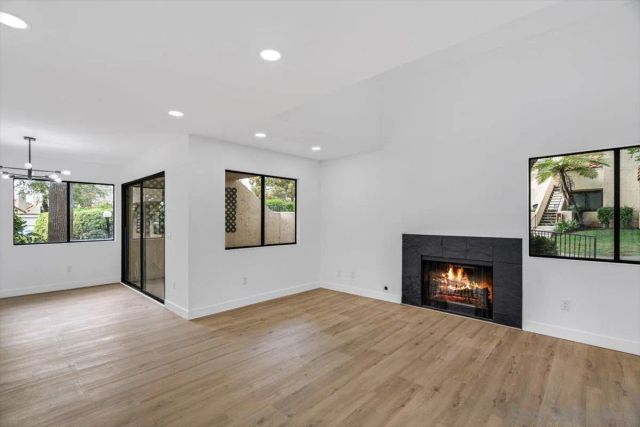 345 N Melrose Dr C, Vista, CA 92083