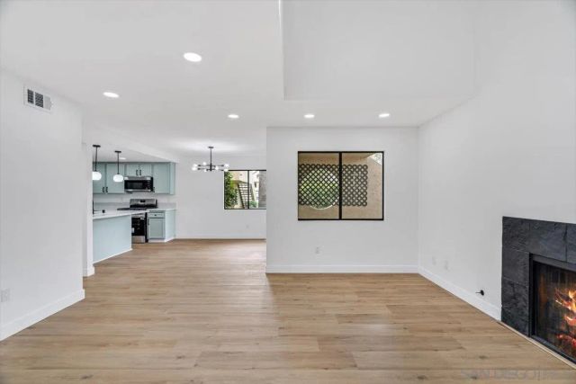 345 N Melrose Dr C, Vista, CA 92083