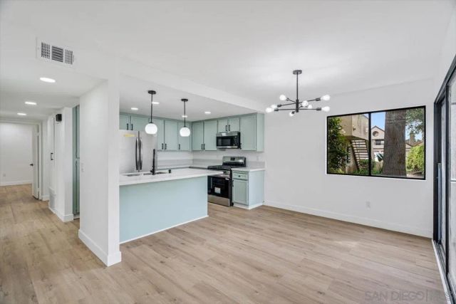 345 N Melrose Dr C, Vista, CA 92083