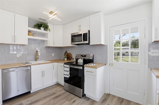 1617 SE 12TH AVENUE, Gainesville, FL 32641