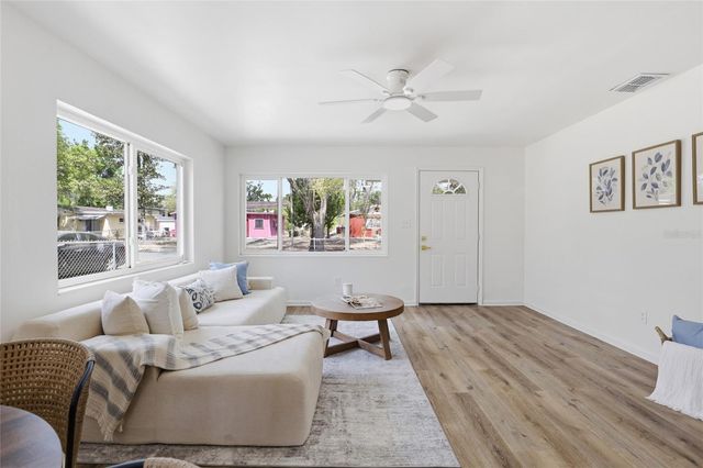 1617 SE 12TH AVENUE, Gainesville, FL 32641