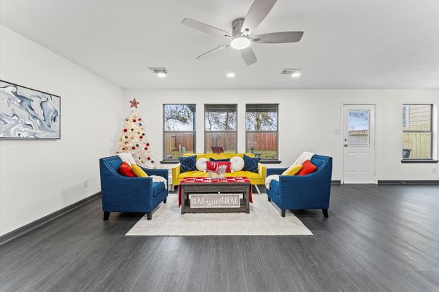 16310 Kendons Way Lane, Cypress, TX 77429