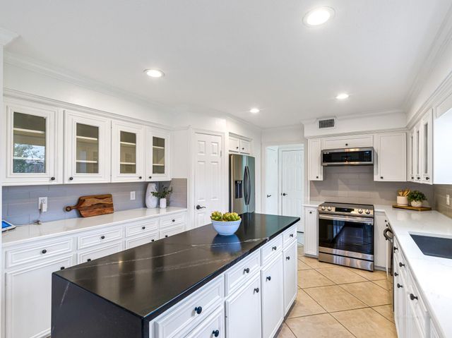 12422 Piping Rock Drive, Houston, TX 77077