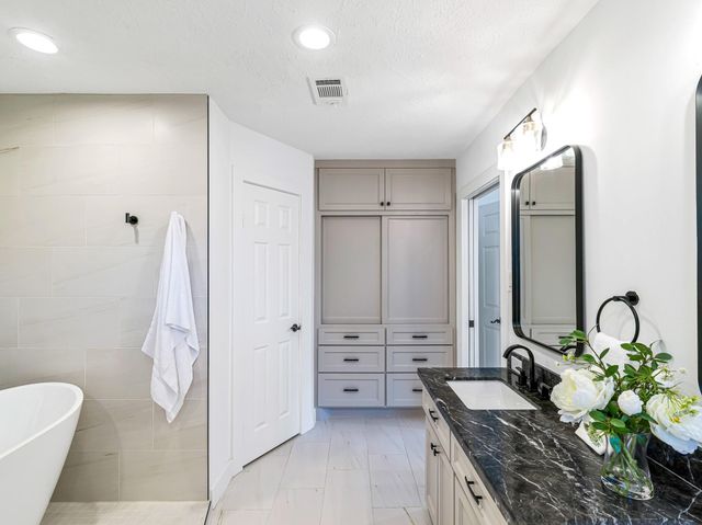 12422 Piping Rock Drive, Houston, TX 77077