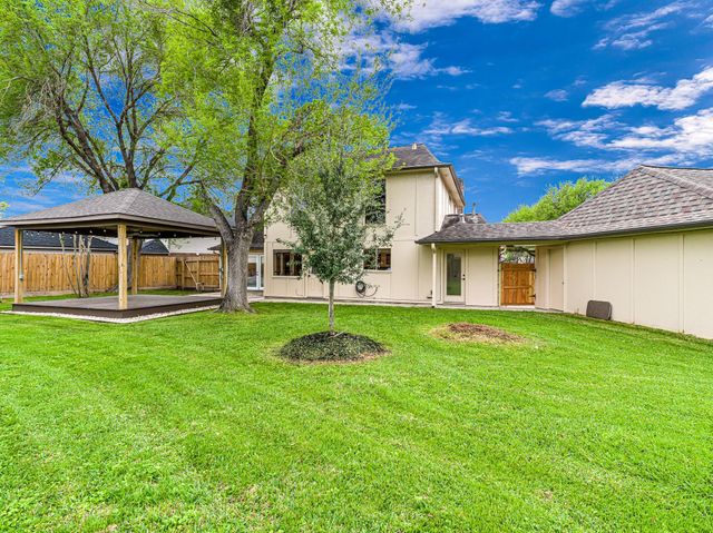 12422 Piping Rock Drive, Houston, TX 77077